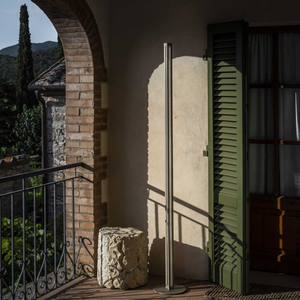 Chiaroscura_Floor_Lamp